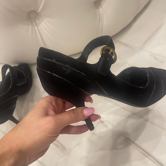 Authentic Louis Vuitton heels - Picture 9 of 11